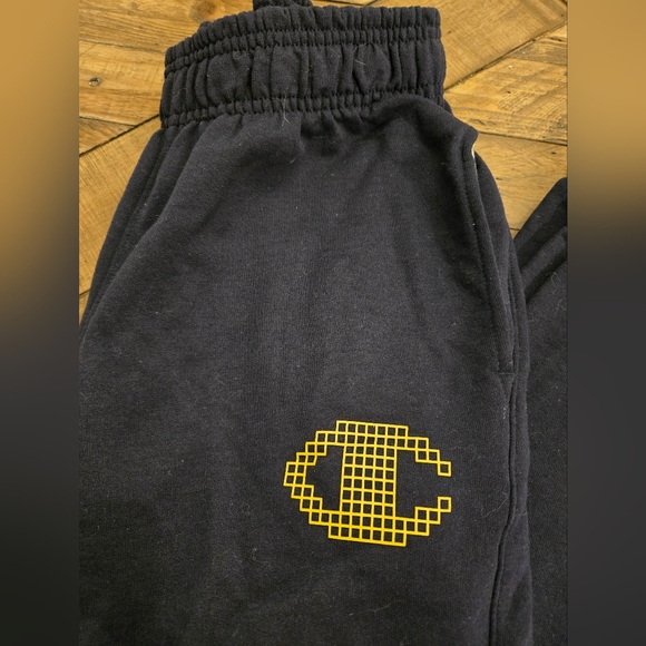 Men's Champion Joggers Size Small - Picture 2 of 4